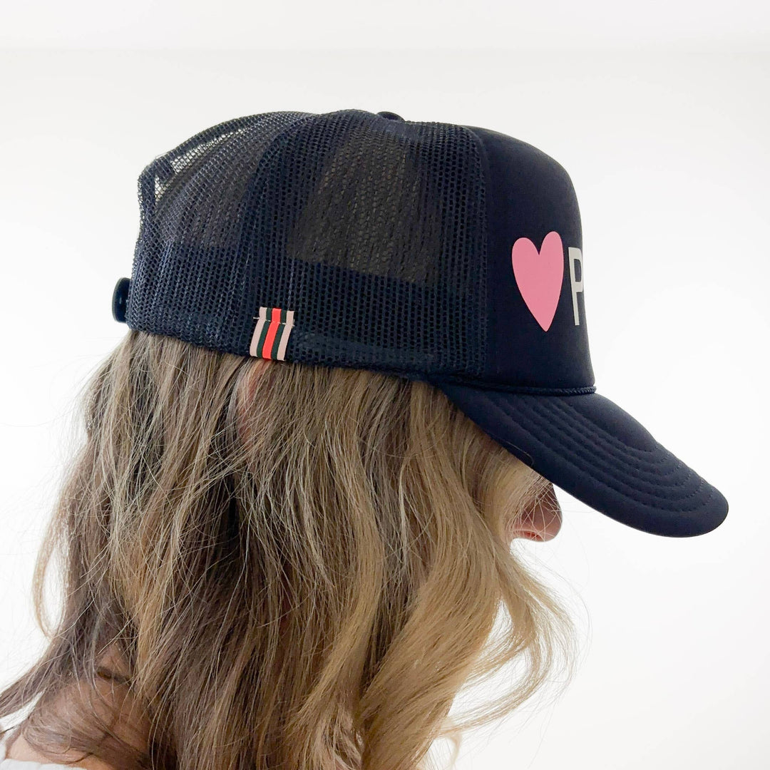 Heart PCKL Trucker