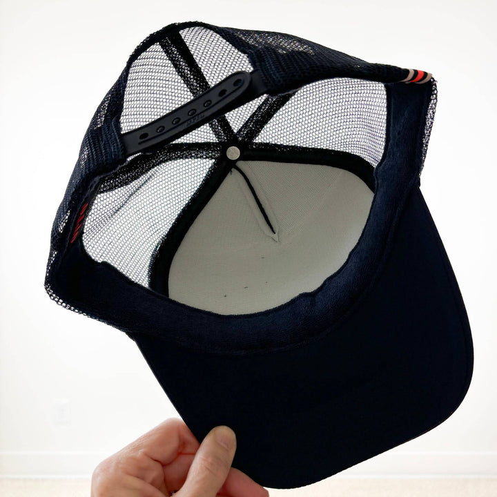 Heart PCKL Trucker